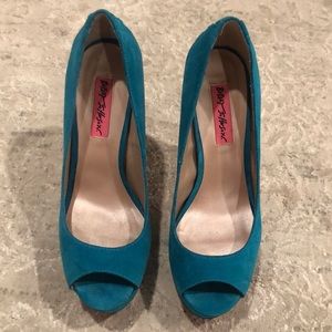 Turquoise Betsey Johnson Open Toe suede Pumps